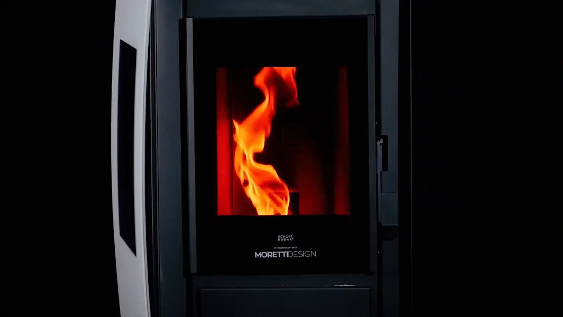 Estufa Dream de Moretti Design con panel de vitrocerámica ROBAX® NightView