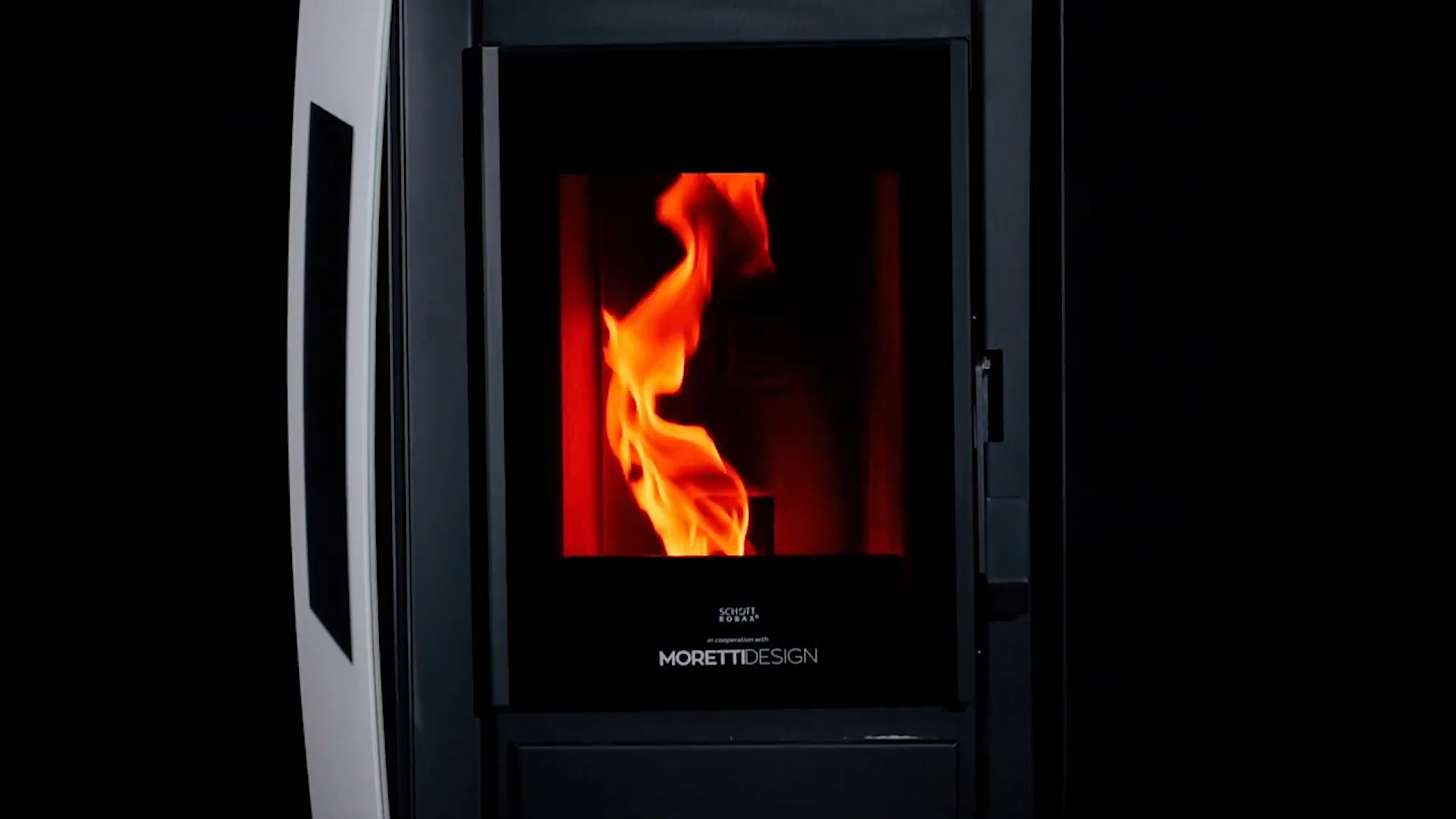 Moretti Design Dream stove with ROBAX® NightView fire-viewing panel