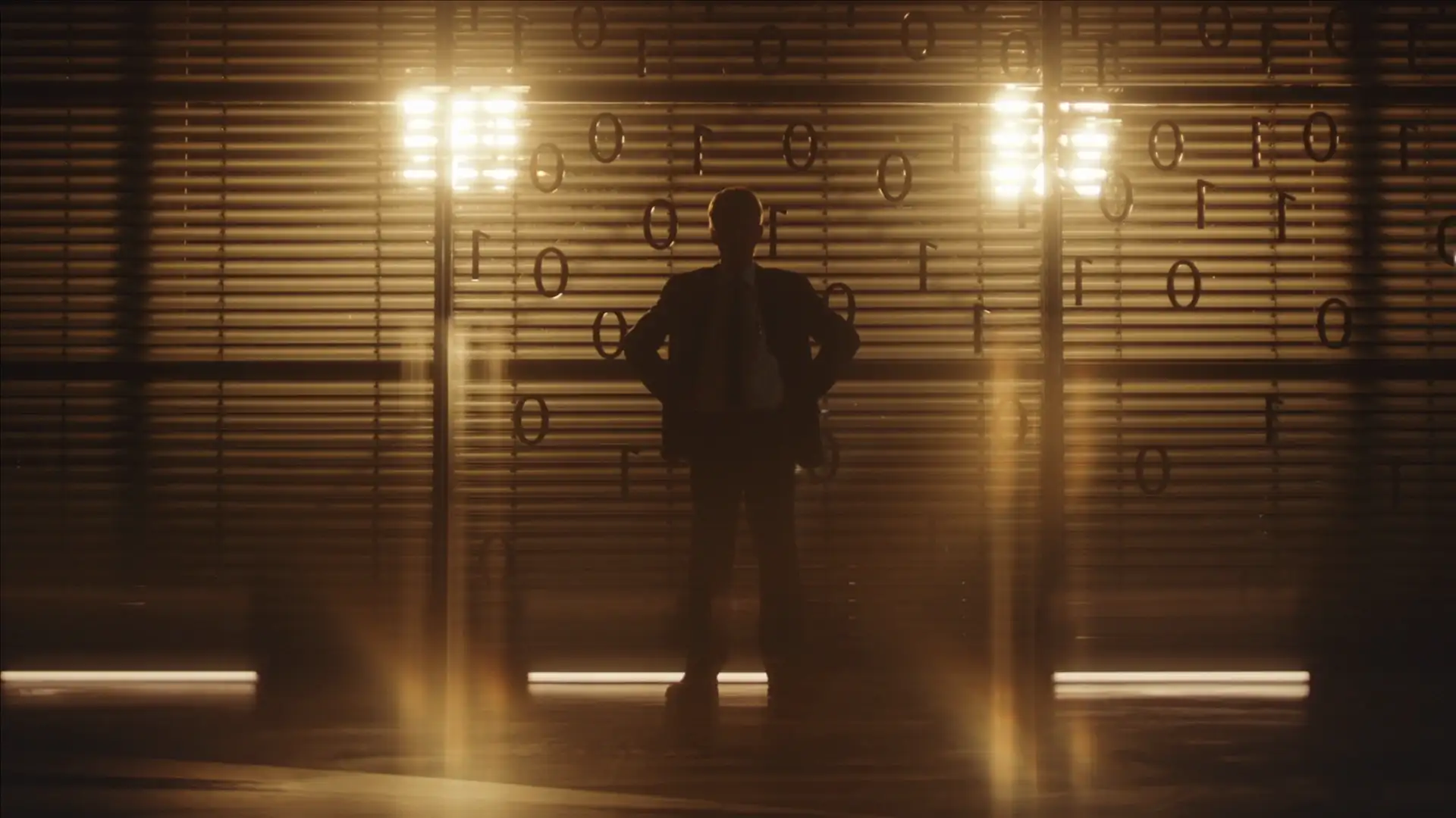 SCHOTT Receptionist Fritz standing in a dark room