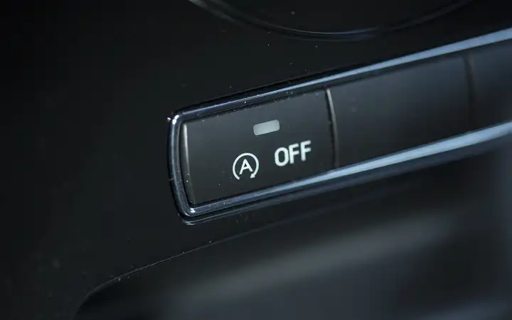 Vehicle air conditioning control button