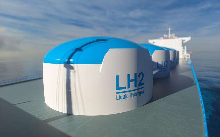 Liquid hydrogen tank