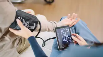 Medical monitoring using digital devices to measure vital signs