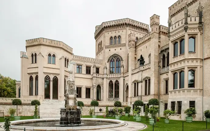 Palacio de Babelsberg y jardines, en Potsdam, Alemania	