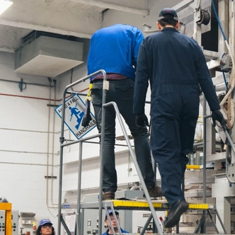 SCHOTT employees working on laser glass production in Duryea