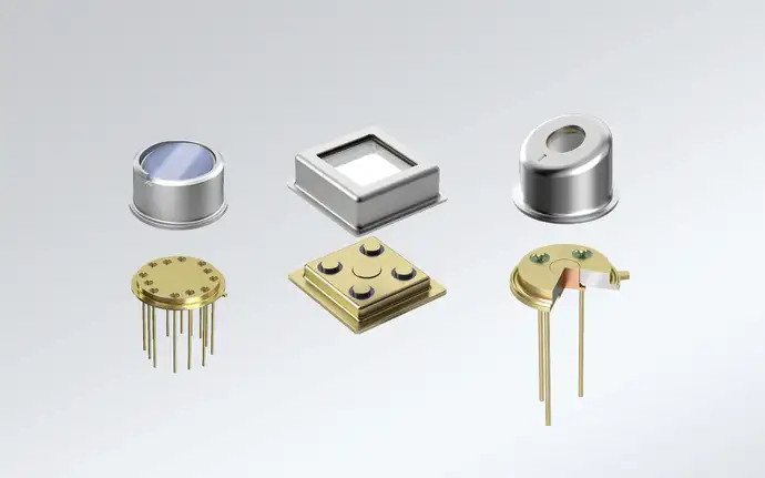 The hermetic packaging with optical lens and headers