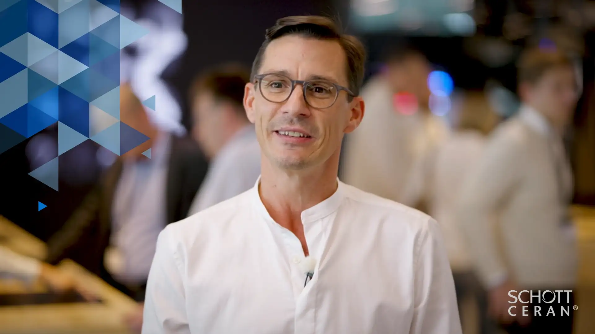 Interview Area 30_Portrait Gregor Schneider_Bora.png