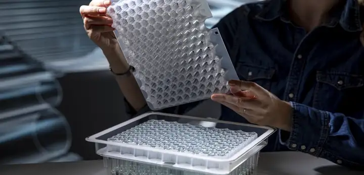 Optimized polymer syringe nest design for operational efficiency