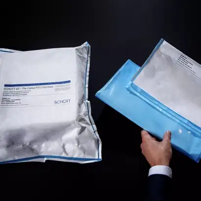 Display of the SCHOTT iQ® Integribag design next to two separate bags.