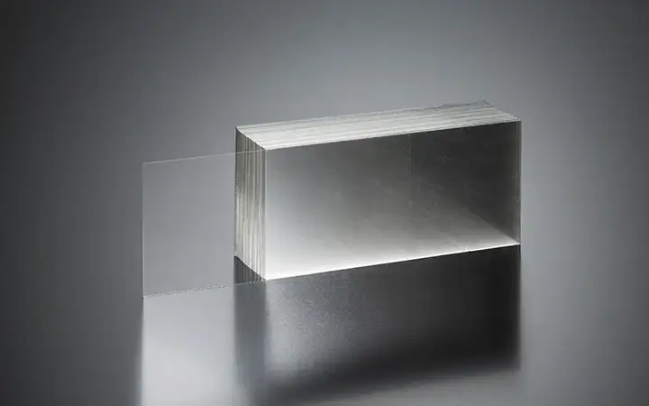 Stack of rectangular glass coverslips