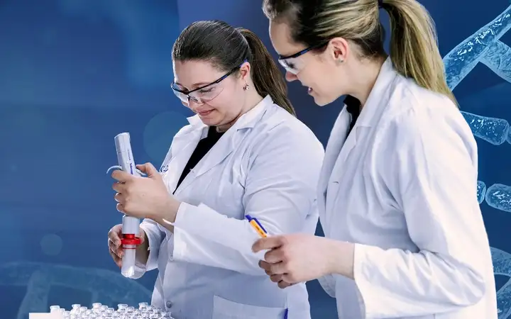 Mujeres en laboratorio