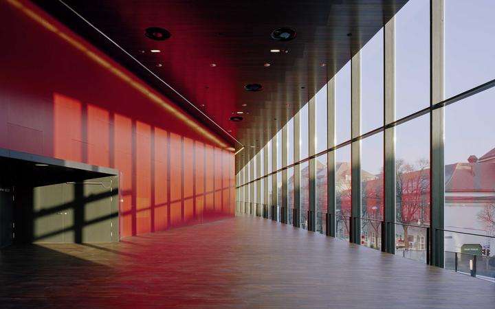 Facade with barrier railings made of fire-resistant glass PYRAN® L