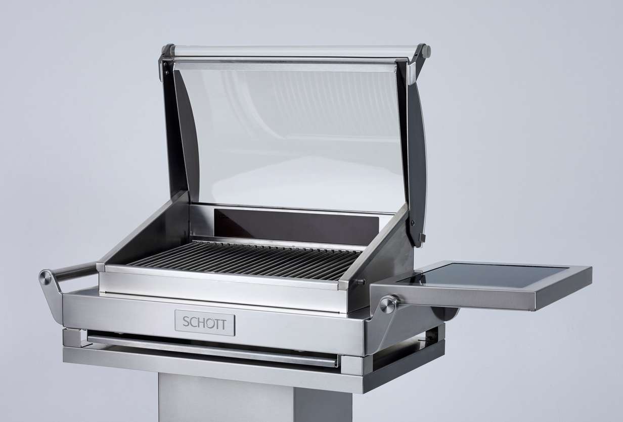 Silver grill with open glass-ceramic lid