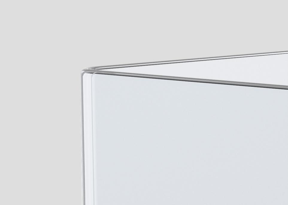 Dois painéis de vidro para lareiras com curvatura angular, um com Standard Bending Edge e o outro com Ideal Bending Edge
