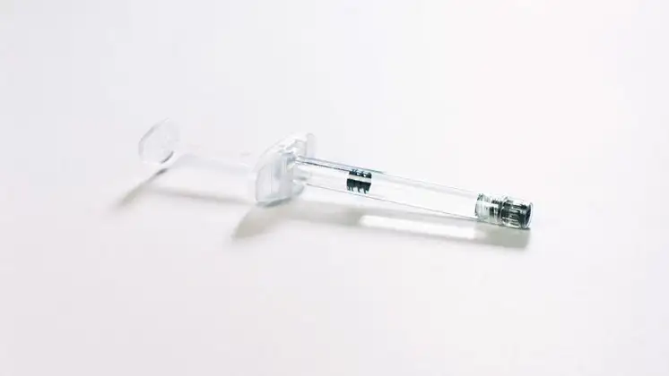 SCHOTT TOPPAC® cosmetic syringe with integrated Luer Lock