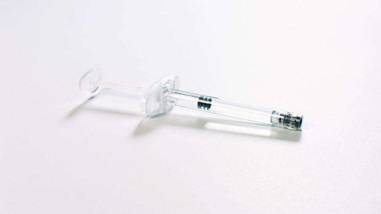 SCHOTT TOPPAC® cosmetic syringe with integrated Luer Lock