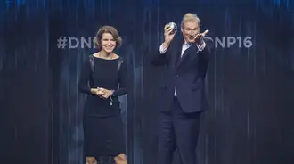 CEO Dr. Frank Heinricht accepted the German Sustainability Award