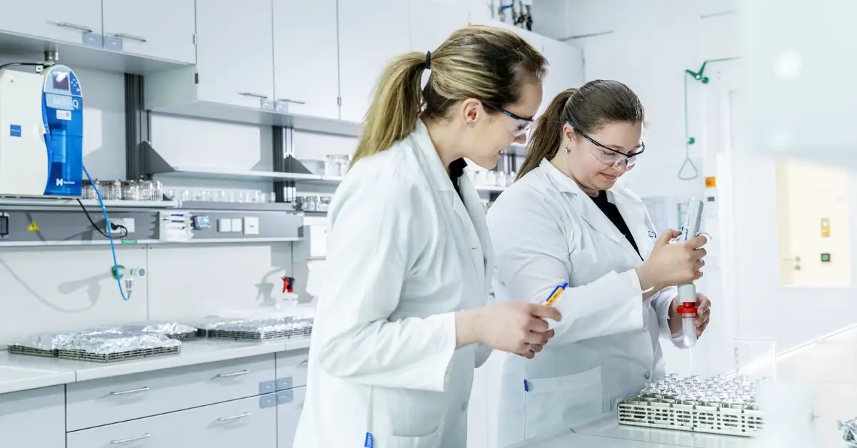 Extractables testing explained I SCHOTT Pharma