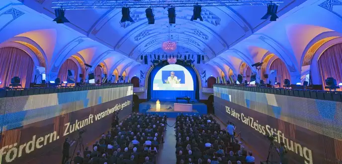 Cérémonie du 125e anniversaire de la Fondation Carl Zeiss prononcée par la chancelière Angela Merkel