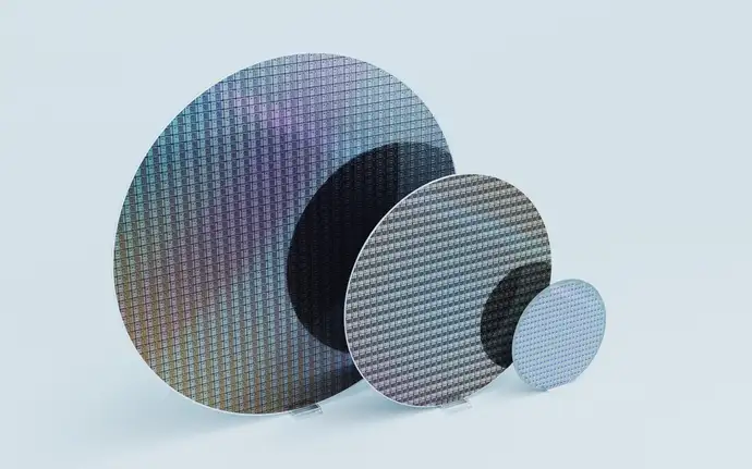 Structured glass substrates with nanoscale surface patterns enabling optical functionality in nanoimprint applications