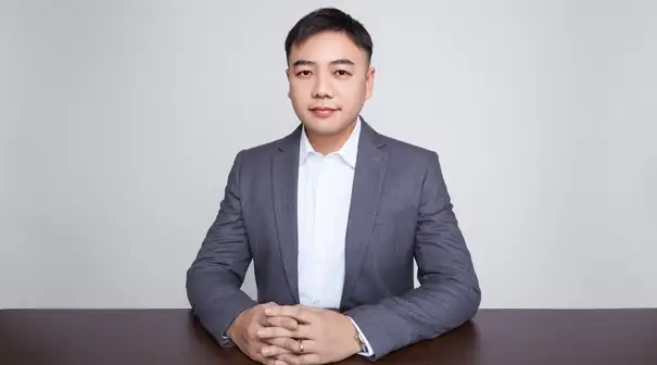 Min Deng - Sales Manager