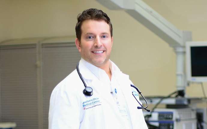 Dr. Jesse Houghton ist der leitende medizinische Direktor der Gastroenterologie im Southern Ohio Medical Center