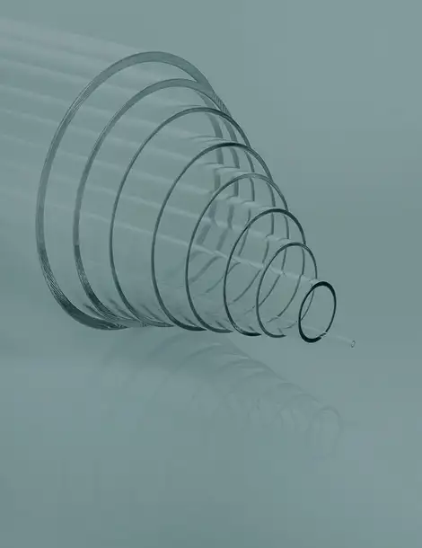 Reihe von durchsichtigen DURAN® Glasrohren mit verschiedenen Durchmessern