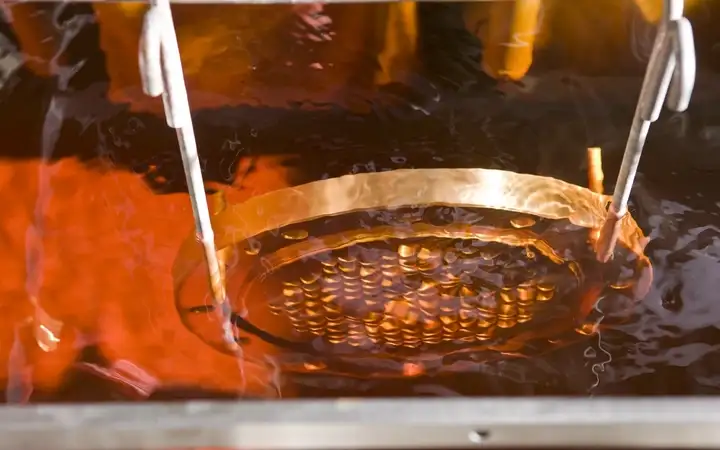 Plating of golden feedthrough