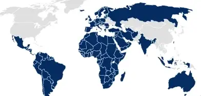 Mapa-múndi com países do dossiê de embalagens farmacêuticas destacados em azul