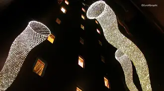 Outdoor light display using fiber optic light cables