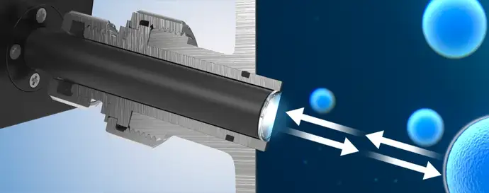 Un scientifique utilise un spectromètre pour surveiller le réacteur via un accès optique – SCHOTT ViewPortTM