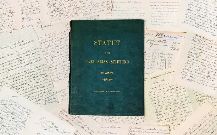 Image of the historical pamphlet that created the Carl Zeiss Foundation Statute from 1896, printed in German.