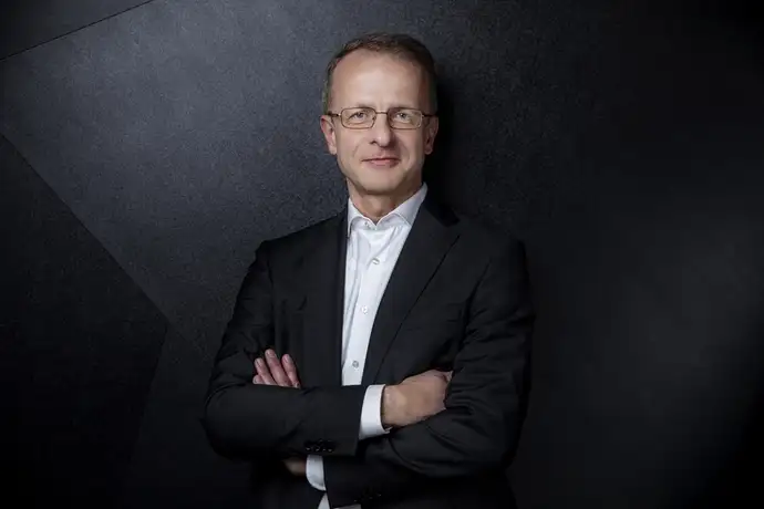 Portrait of Dr. Jens Schulte, Chief Financial Officer and member of the Management Board SCHOTT AG