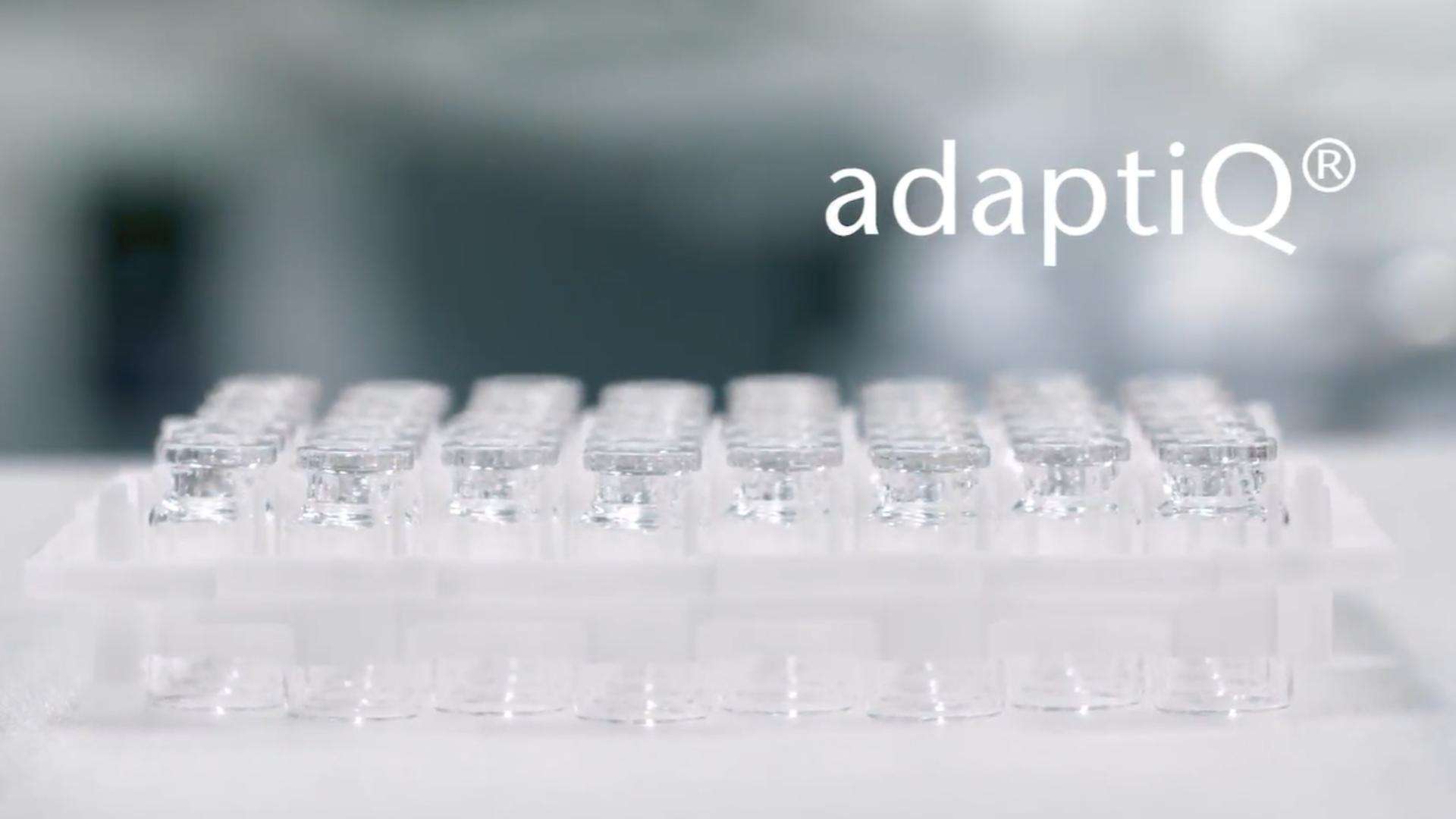 Video showing pharmaceutical expert Gregor Deutschle explaining the benefits of SCHOTT adaptiQ® ready-to-use standardized packaging