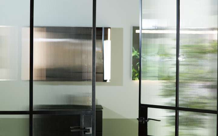 SCHOTT RIVULETTA® structured glass