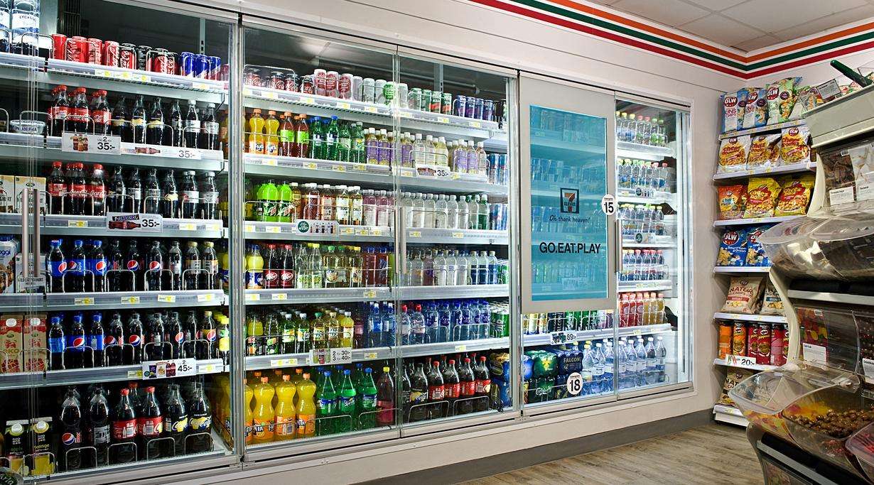 Row of refrigerators in a supermarket with the SCHOTT Termofrost® Ad Door system 