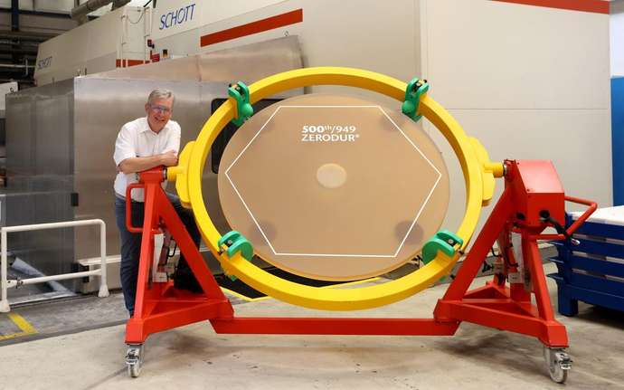 Thomas Werner, Head of the ELT Project, pictured with the 500th M1 segment.