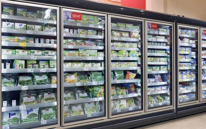 Line of freezer cabinets fitted with SCHOTT Termofrost® glass door systems