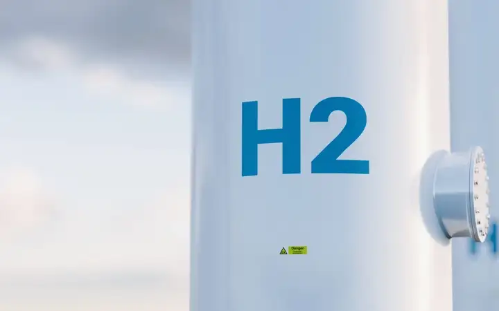 Hydrogen transportation pipelines