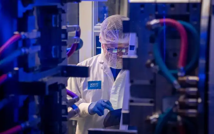 Schott_Day_2_x2_Pilot Line_4x5-2.jpg