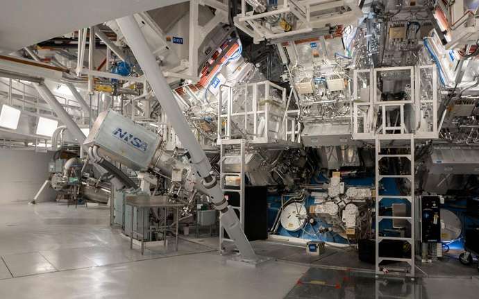 Laser-fusion-technology-NIF-target-bay-4.jpg