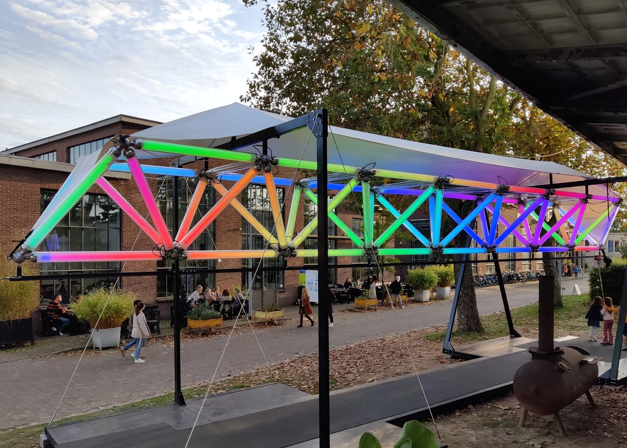 The glass Ziptruss at the Delft University of Technology in the Netherlands 