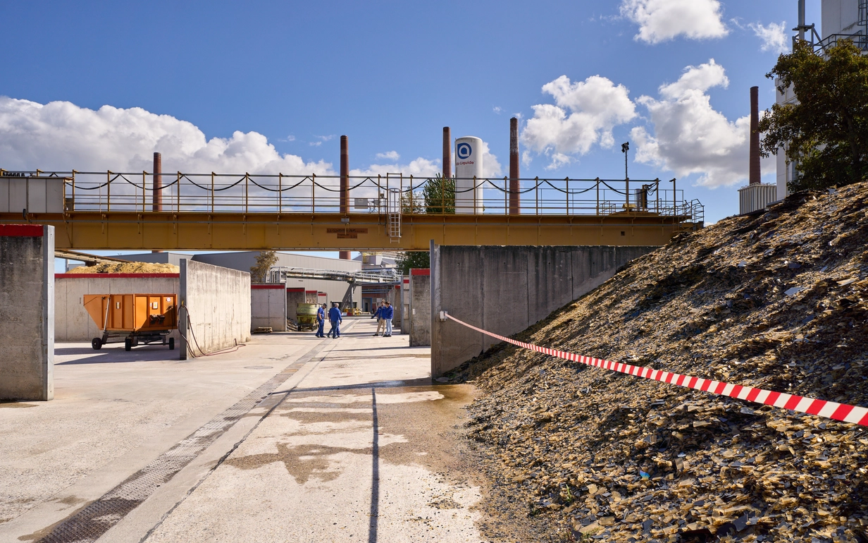 A look inside SCHOTT's cullet storage facility in Mainz.