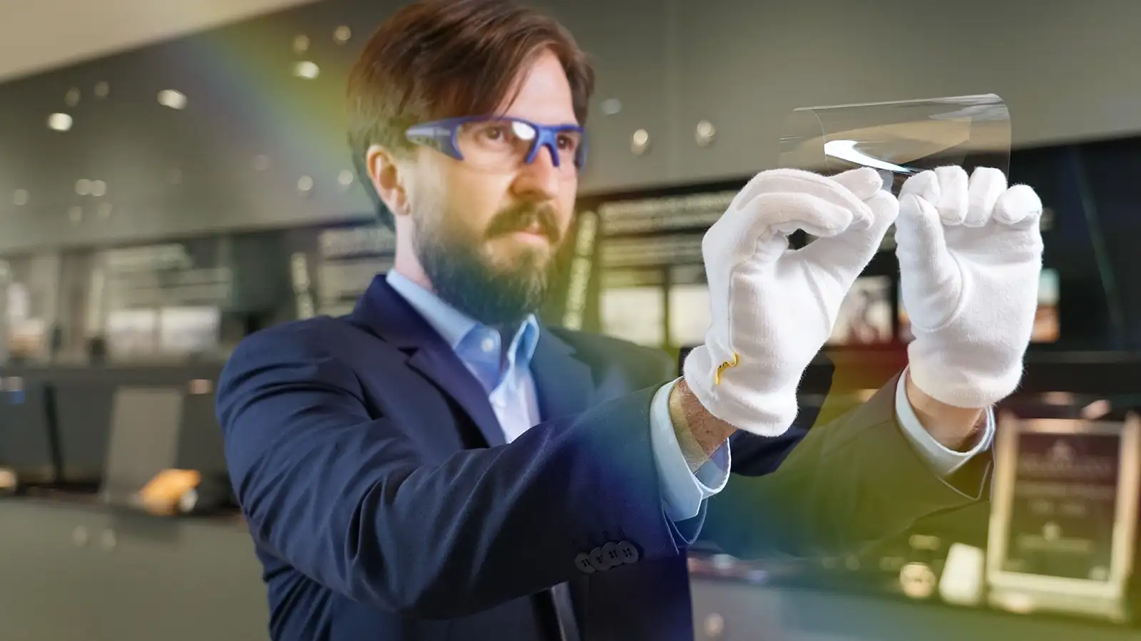 SCHOTT flexible cover glass