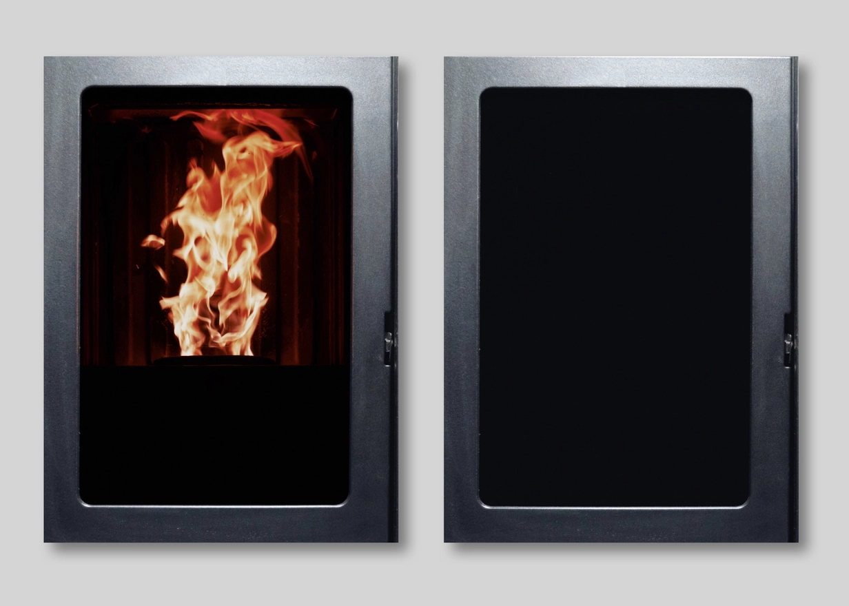 Two pellet stoves fitted with SCHOTT ROBAX® NightView with flames and no flames 