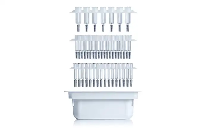 Series of syriQ BioPure® staked-needle glass syringe nests of different sizes above tub packaging