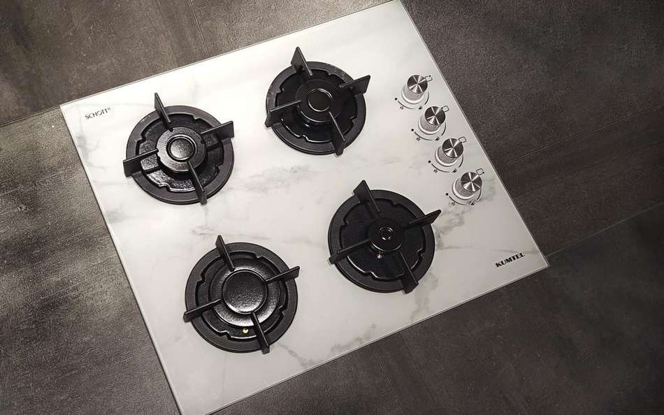 Kumtel gas hob manufactured using printed glass-ceramic cooktop by SCHOTT