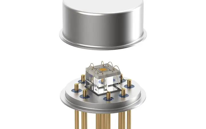 Pressure sensor module with glass components ensuring stability and long-term reliability under mechanical load