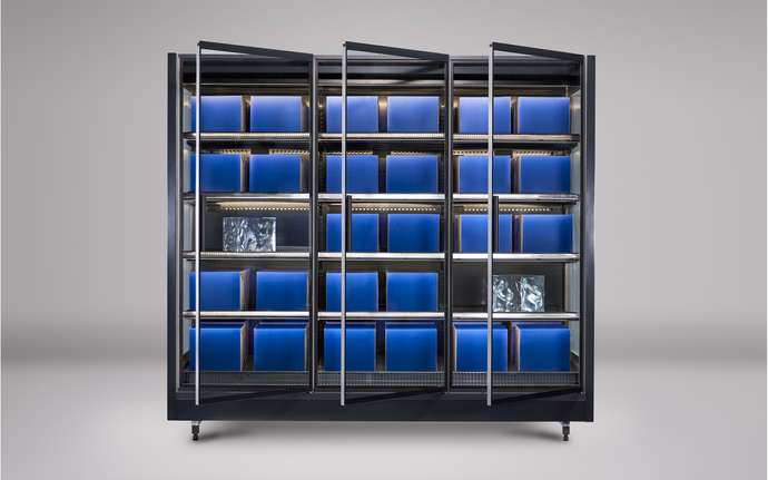 Front-on view of the SCHOTT Termofrost® Slimline glass door systems