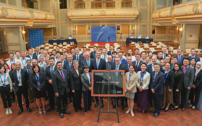 SCHOTT board members Dr. Andrea Frenzel and Dr. Heinz Kaiser joined Dato' Hans Peter Brenner, Honorary Consul of Germany in Penang, as well as customers and colleagues from Penang and Kulim, to celebrate 50 years of SCHOTT Malaysia
